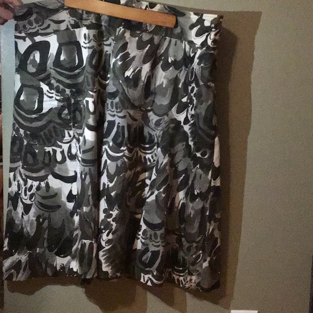 Ladies Flowy Lined Skirt with Abstract Pattern